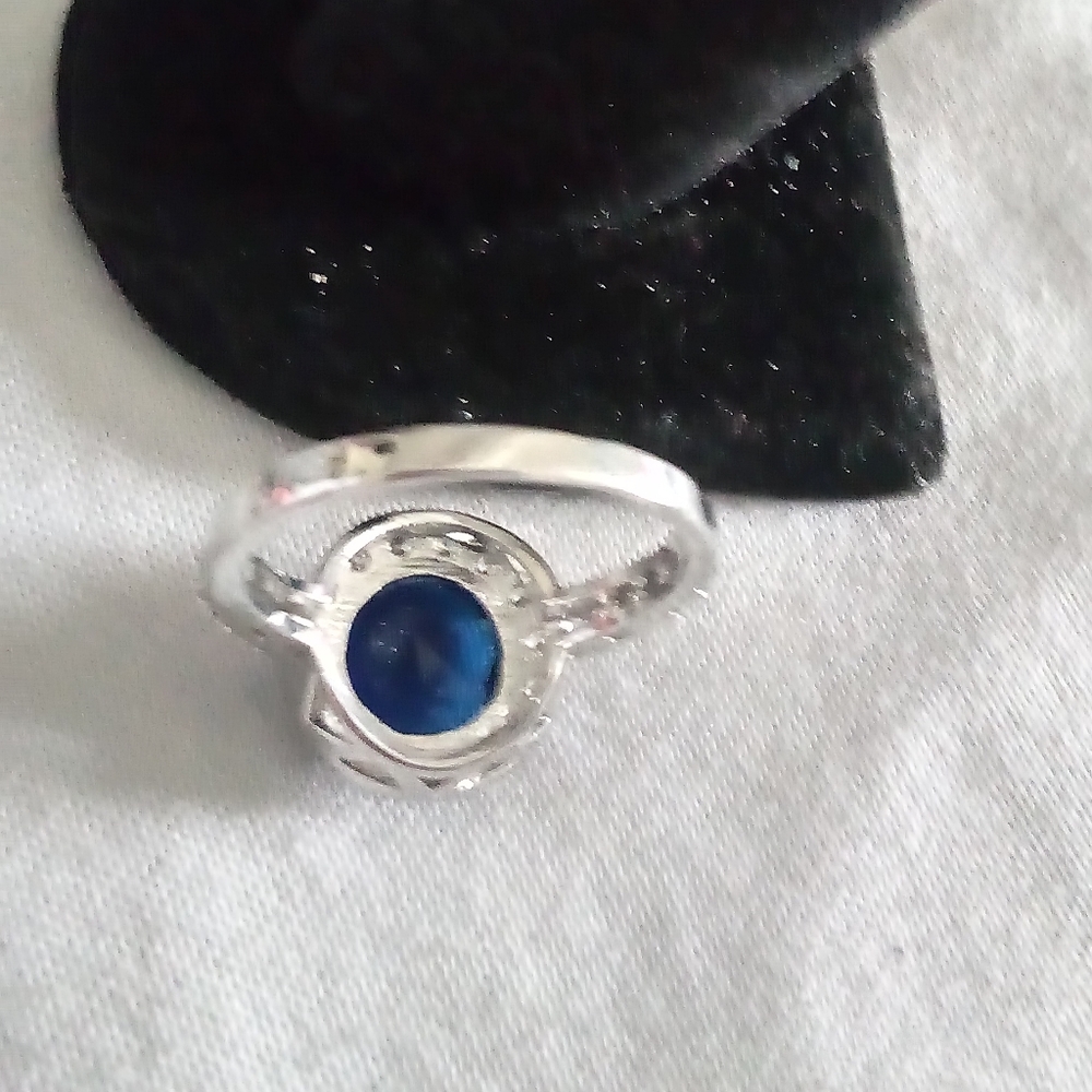 Petite 2ct sapphire cocktail ring Size 8 - Picture 5 of 6